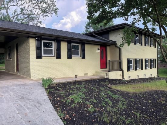 Modern Ranch in West Cobb in Upscale Neighborhood