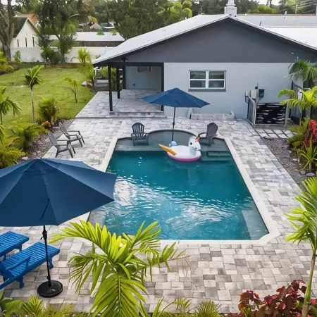 Inspiration House-One Acre Pool Home in the Heart of Pinellas!