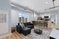 Charming 2-bedroom apartment in fabulous Westchester with AC, WiFi - Homestays