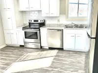 4 Bed 3 bath clean , spacious all brick home , welcome families and work groups Hotels in Clark County