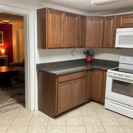 Charming 1-bedroom cottage in delightful Brooksville with AC, WiFi