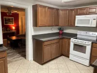 Charming 1-bedroom cottage in delightful Brooksville with AC, WiFi - 2-Star