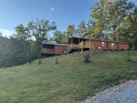 Cozy 1 bedroom cabin in charming Hiawassee with WiFi, AC & HeatAdults only.