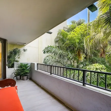 Key Biscayne Luxury Retreat - Fully Remoleded 3 Bedroom 2,000 SF Residence
