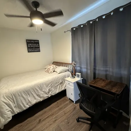 Perfect one bedroom one bath Casita in Central Yuma, has everything you need.