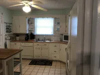 Historic and Quiet St. Joseph Neighborhood: Lovely Comfortable 100 yo Two Story - Kitchen