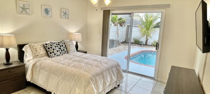 Perfect Jupiter Vacation House with Private Pool Hotels in Jupiter