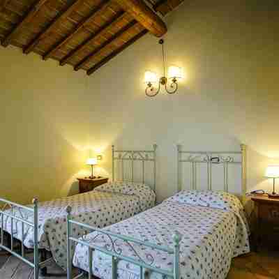 CHARMING APARTMENT WITH POOL - 40 KM FLORENCE, 20 KM SIENA, 15 KM S. GIMIGNANO Rooms