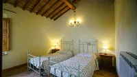 CHARMING APARTMENT WITH POOL - 40 KM FLORENCE, 20 KM SIENA, 15 KM S. GIMIGNANO
