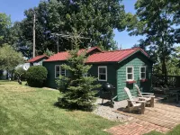 Cozy Cabin with 165 Ft Beach and Wood-Fired Hot Tub! Center of Flx Wine Country! - Wi-Fi