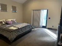 Large 4 Br w Htd Saltwater Pool and Hot Tub. 15 Mins to Saratoga City and Track - Homestays