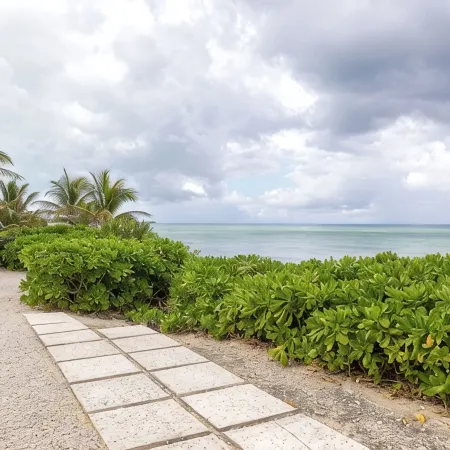 Rum& Little Barron Villa: Your North Side Haven-Beach, Ocean, Garden Views!