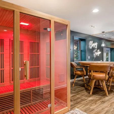 Resort Retreat: Sauna, Hot Tub, Pool table + more!