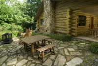 Erikas Dream - Handcrafted Log Cabin near River