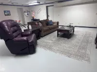 Buffalo airport Fly Inn. 2 bedroom inside a airplane hangar!