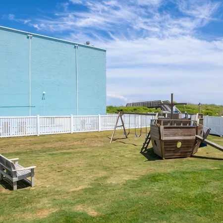 Oceanfront Retreat, Private Patio, Stunning Views, Sleeps 5