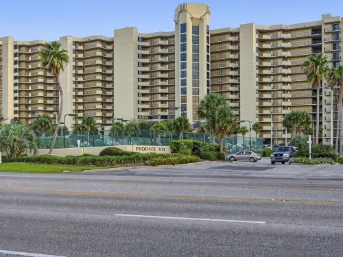 Garage Parking Included! Beachfront Condo with A Gulf Front Master! Awesome View - 4 ดาว