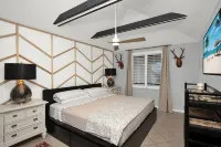 Oceanfront, Stunning, Renovated, Guests Love it!