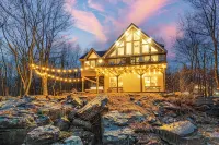 Sleeps 20, Lake Harmony -Hot Tub, Fire Pit, Games - Views -Super Spacious - 4-Star
