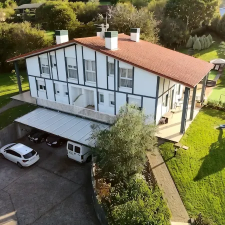 MARKAIDA HOUSE WITH POOL