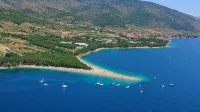 The apartment is located on the first floor of our house, 50 meters from the sea - Bintang 2