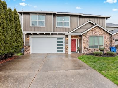 Charming 4-bedroom family friendly house with WiFi and AC in fabulous Vancouver