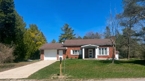 The Huron House -Relaxing getaway just steps away from Lake Huron! - 4 tähden