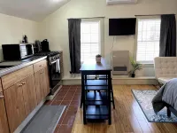 New Modern Studio- Hop Skip & Jump to Waterfront - 2-Star