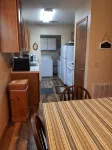 4 Bedroom-2 Full BathsClose to lake - 20 min to airport