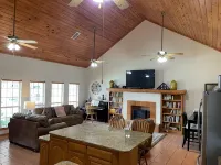 Spacious 3Br Stay  Shared Pool - Perfect for Families. Hotels in Marathon