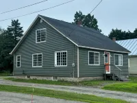 Direct Trail Access! Downtown - Full Home! Hotéis em Millinocket