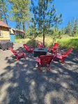 Black Bear Bungalow:Cozy tiny home in enchanting wooded Spokane with AC - Bungalows