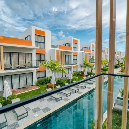 2-Level Retreat + Jacuzzi | Free Airport Transfer