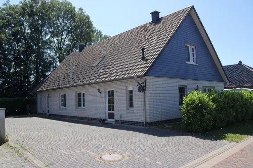 Luxurious FH near the dike, sauna, fireplace, garden, beach chair (8 adults & baby) - 3-Sterne