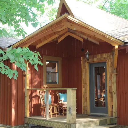 Private mountain cabin surrounded by Nat'l Forest! Visit wineries, hike the AT!