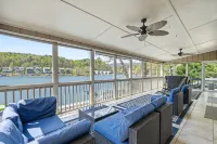 Lakefront -Heated Pool -EV Charger -Dock -Fire Pit -Kayaks -Game Room