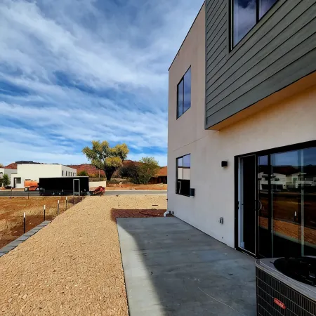Beautiful New Kanab home with private hot tub!