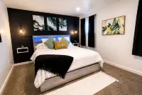 1 Mile from Spirit Mountain Casino! Cozy apartment that sleeps 6