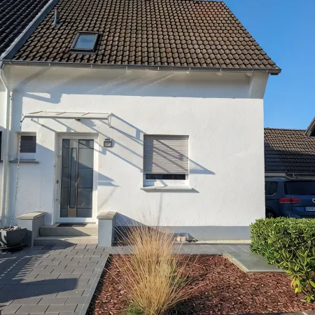Modern semi-detached house with large garden