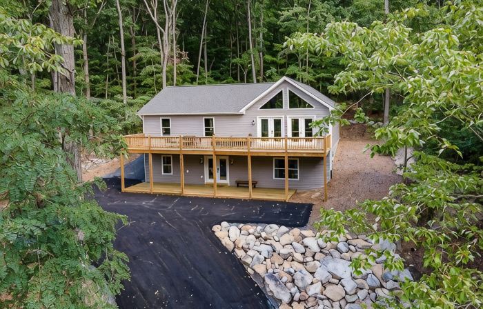 Stunning Luxury Home: Majestic Massanutten Views with New Hot Tub
