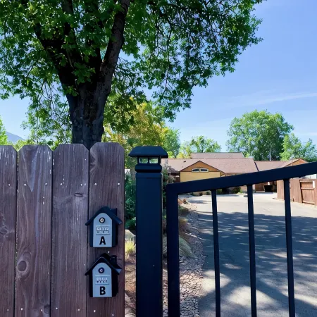 Cottage with gated driveway near downtown & river