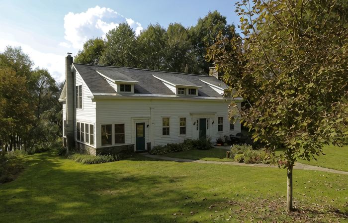 #1 Location for CDP. Fire-pit & Fishing Pond. FUN & Private. 5 bedrooms, 3 baths