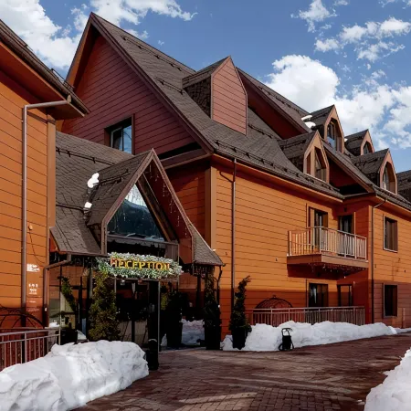 Hotel Red Wood