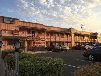 Pacific Inn - parking
