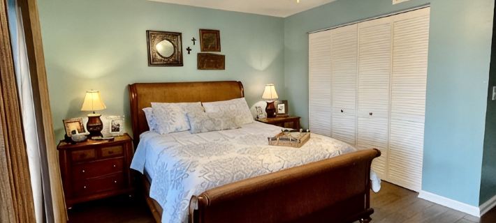 St. Augustine Beach condo, no roads to cross, just direct access to sun & surf. Hotels in St. Augustine Beach