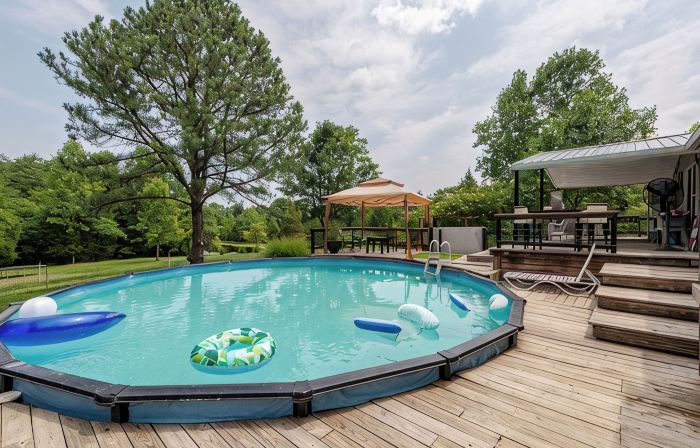 Charming 4-bedroom house with WiFi and AC in French Lick with country setting