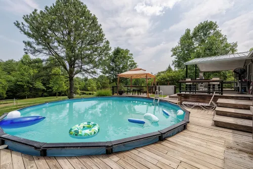 Charming 4-bedroom house with WiFi and AC in French Lick with country setting