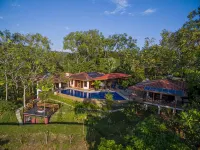 Casa Sea Breeze- Luxury OceanView Estate+50' Infinity Pool on 100 Acres - 游泳池