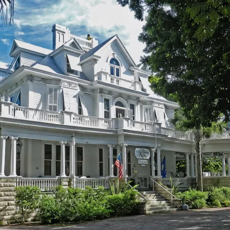 Amsterdam's Curry Mansion Inn