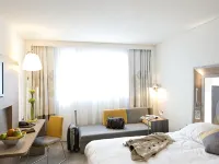 Novotel Lodz Centrum Hotels near Red Tower